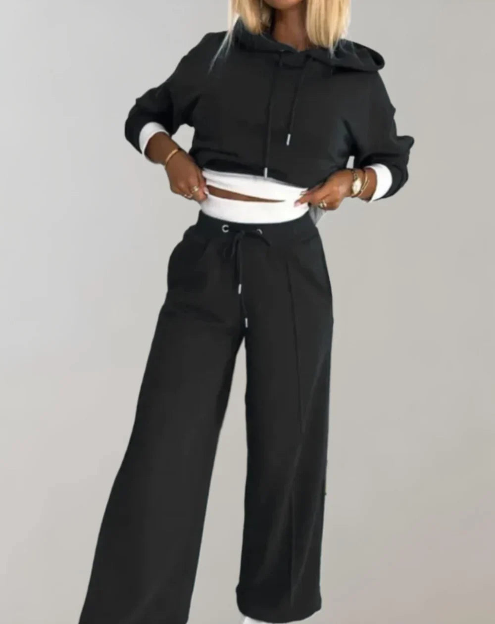 Women's 2-Piece Tracksuit Set – Cropped Hoodie, Casual & Stylish